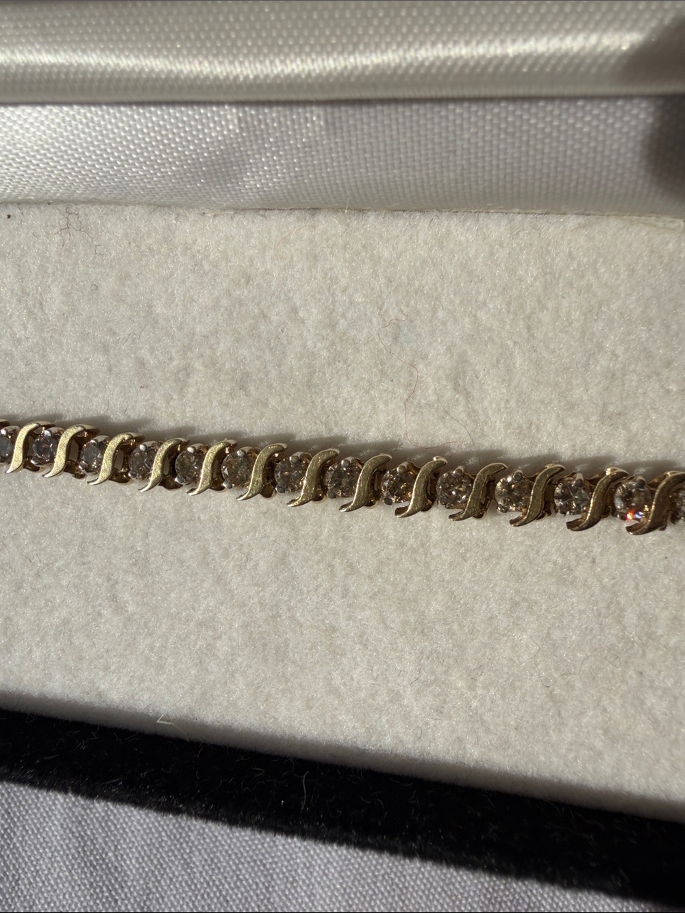 Classic Gold Link Bracelet for Women - Picture 6 of 6